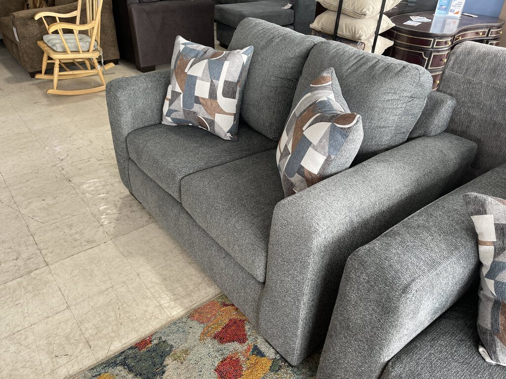 Summit Gray NEW Loveseat 58x36x32 (3602)