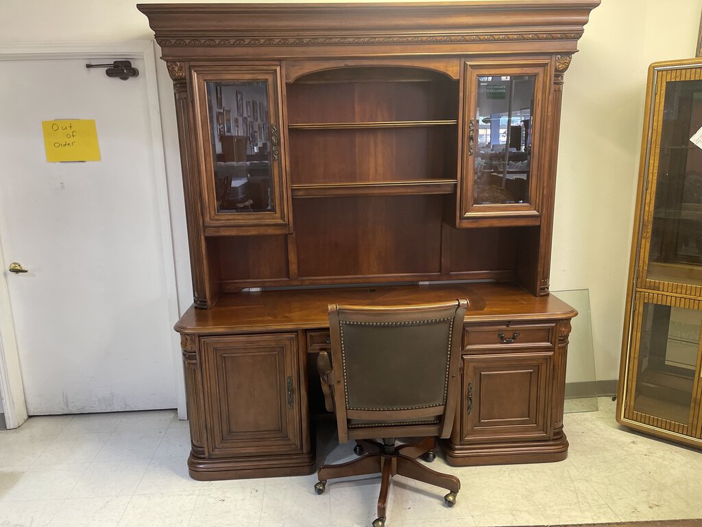 81137 (8471-3) Hooker Computer Credenza w/Chair 82x24x86