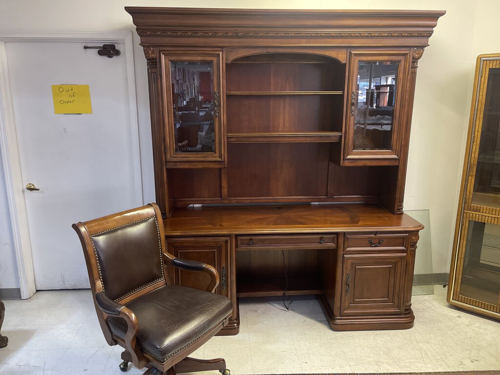 81137 (8471-3) Hooker Computer Credenza w/Chair 82x24x86