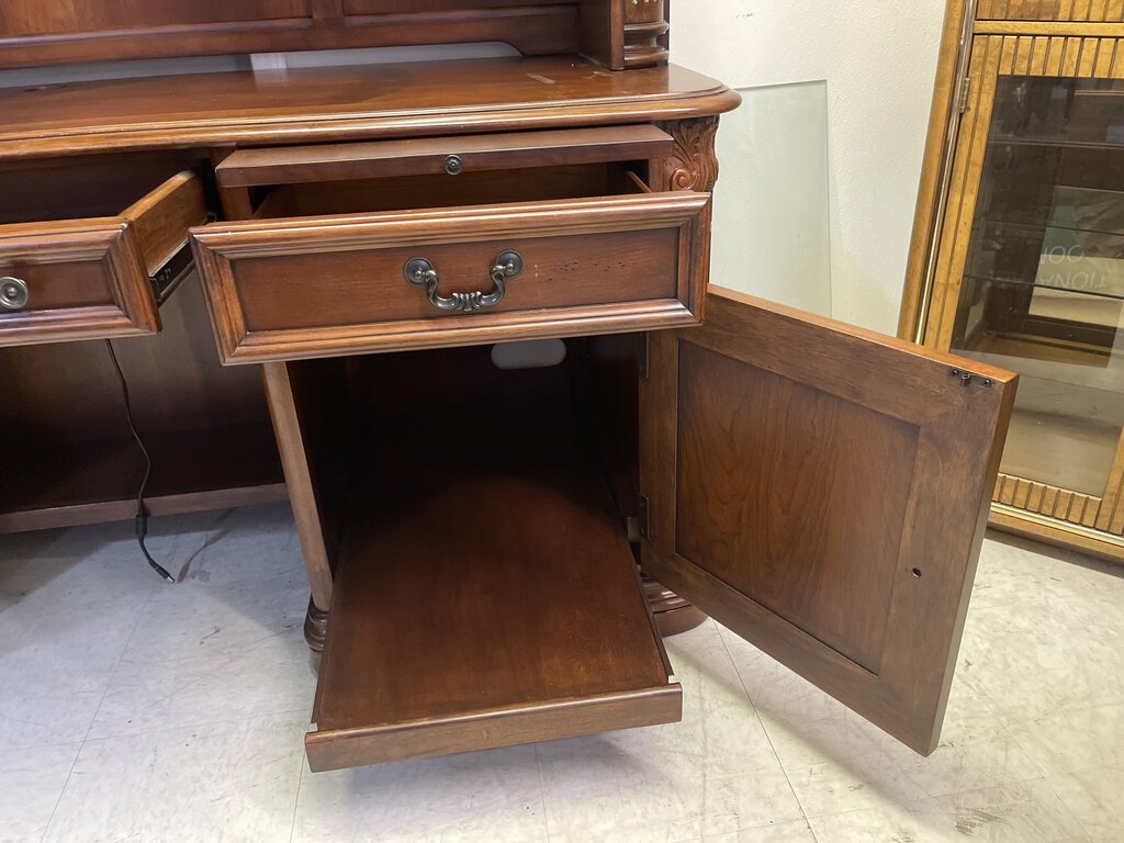 81137 (8471-3) Hooker Computer Credenza w/Chair 82x24x86