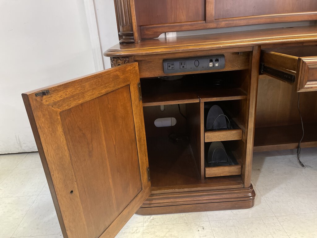 81137 (8471-3) Hooker Computer Credenza w/Chair 82x24x86