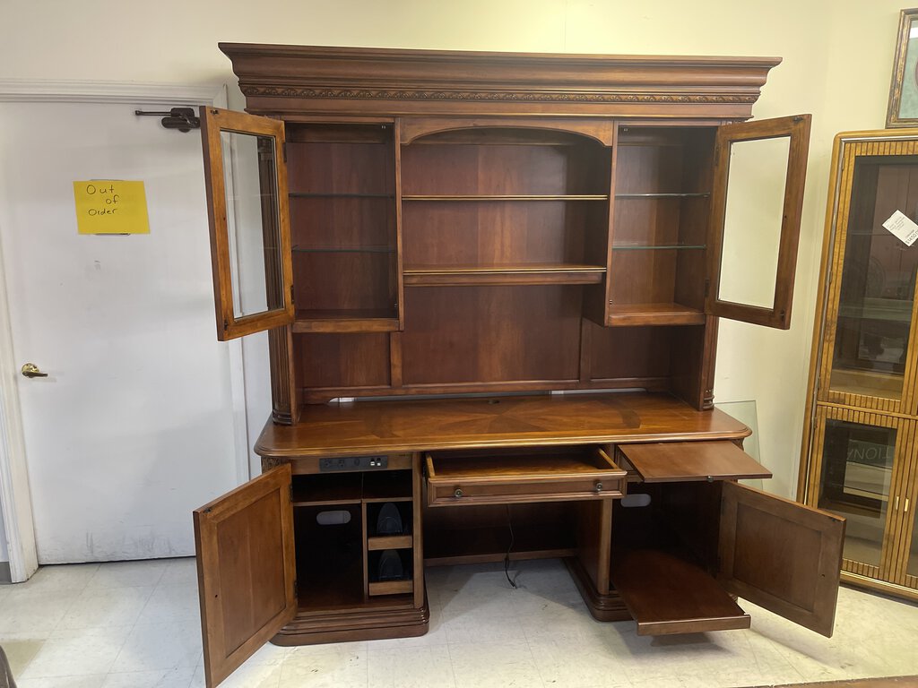 81137 (8471-3) Hooker Computer Credenza w/Chair 82x24x86