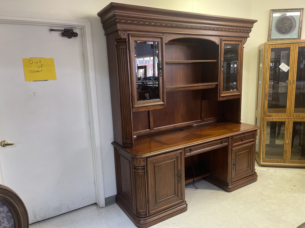 81137 (8471-3) Hooker Computer Credenza w/Chair 82x24x86