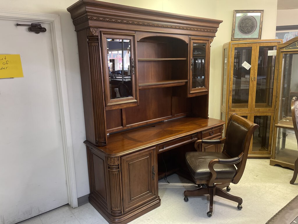 81137 (8471-3) Hooker Computer Credenza w/Chair 82x24x86