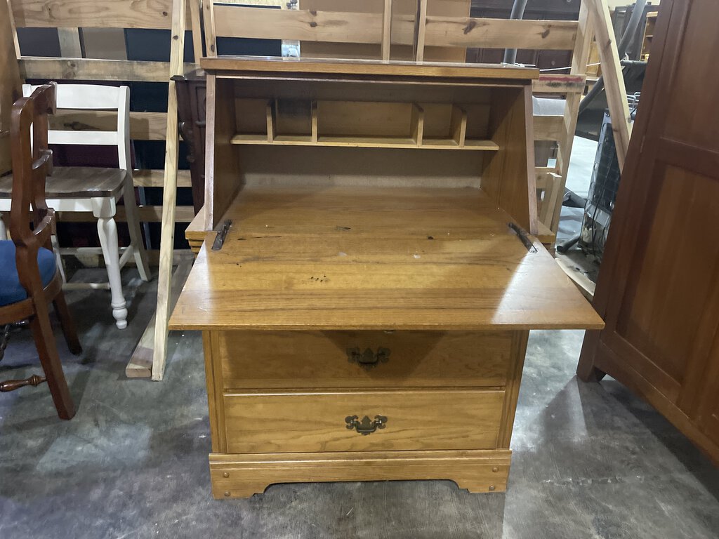 81214 (8478-3) Oak Secretary 33x17x45