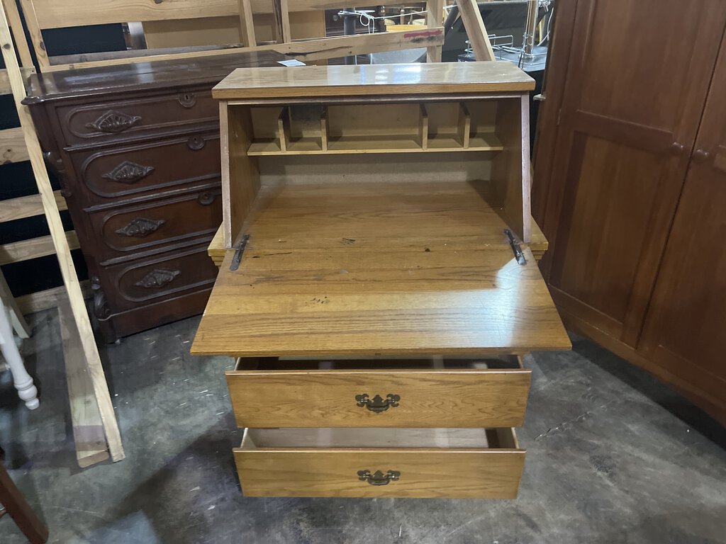 81214 (8478-3) Oak Secretary 33x17x45