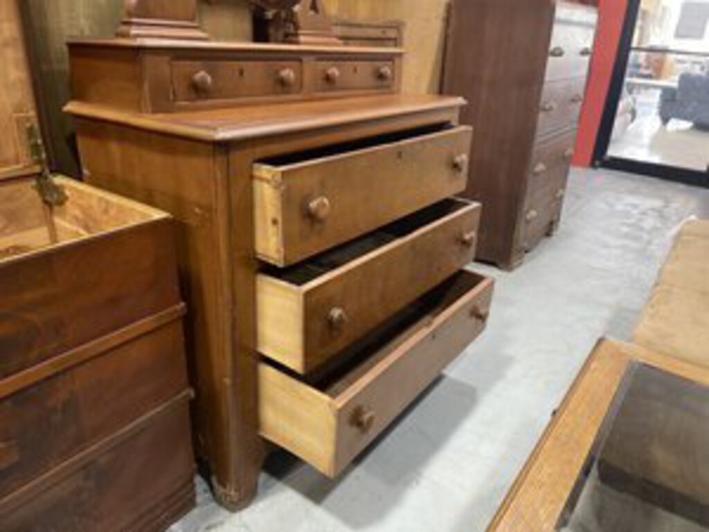 81179 (8475-13) Vintage 3 Drawer Chest w/Glove or Jewelry Drawers 39x39x40