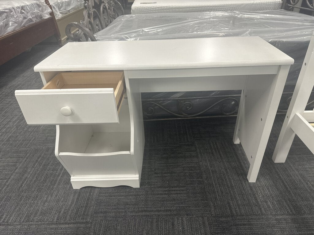 76524 (8078-7) White Desk 43x16x29