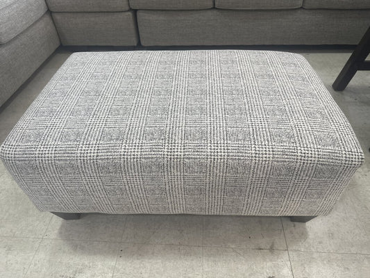 Ronstadt Ash NEW Ottoman 41x25x17 (9005)