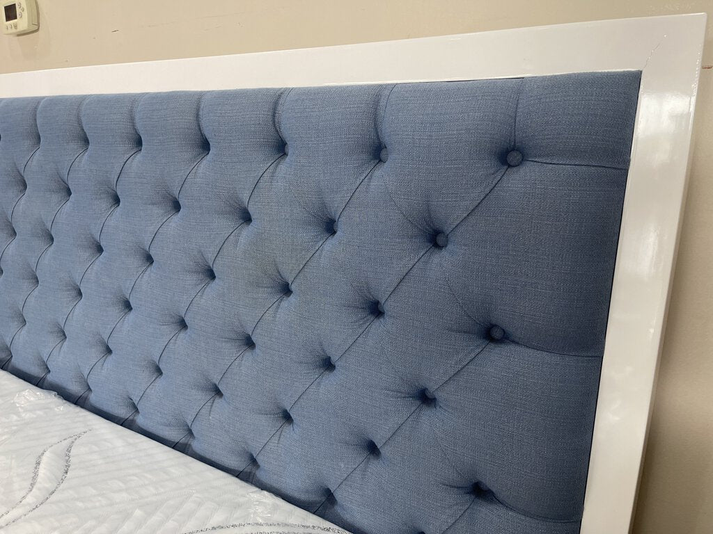 81458 (8494-4) Padded Queen LED Headboard 67x4x54