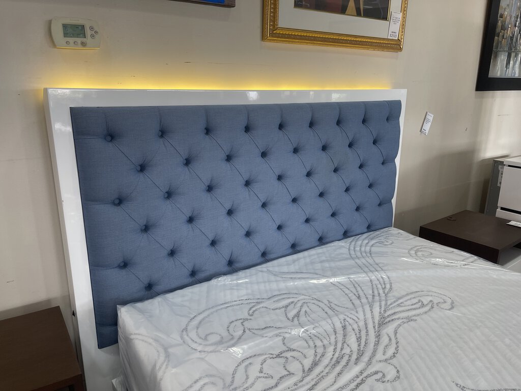 81458 (8494-4) Padded Queen LED Headboard 67x4x54