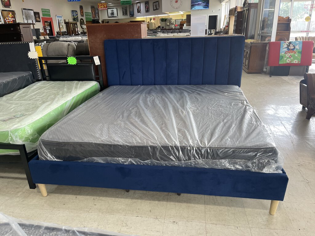 *SALE* King Platform Bed with Mattress