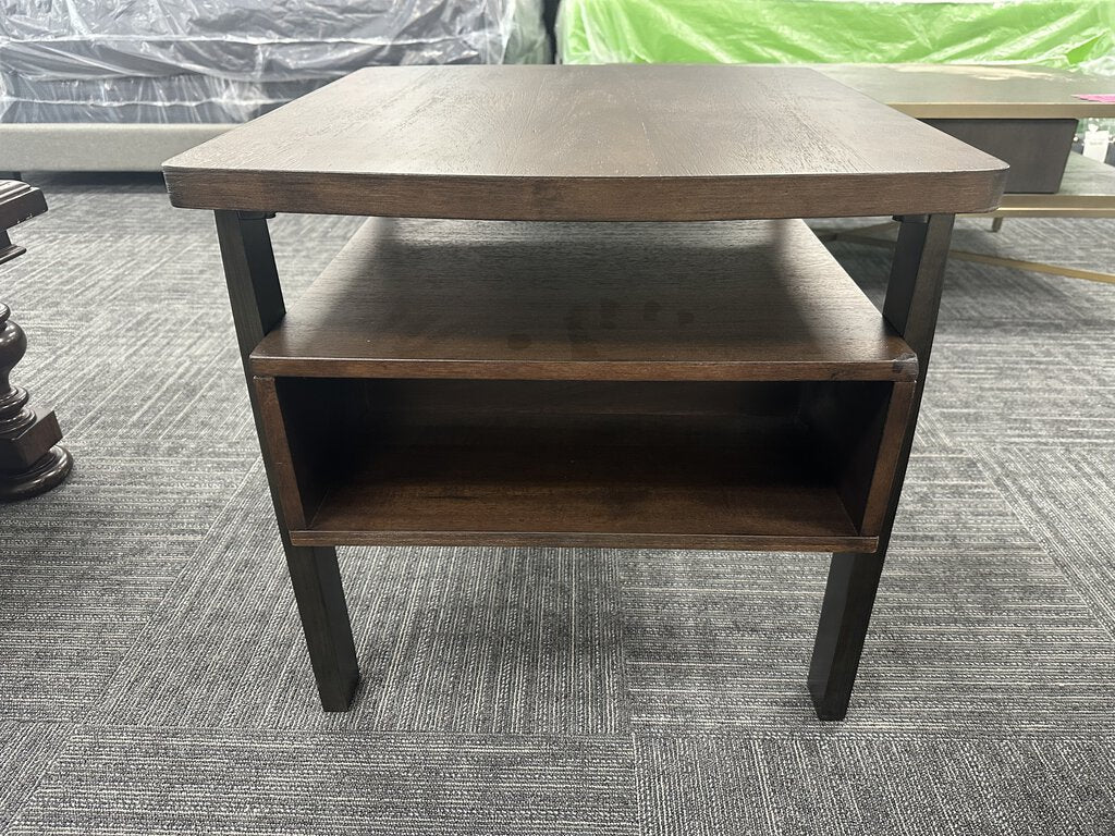 76609 - Ashley Vailbry End Table 24x26x24