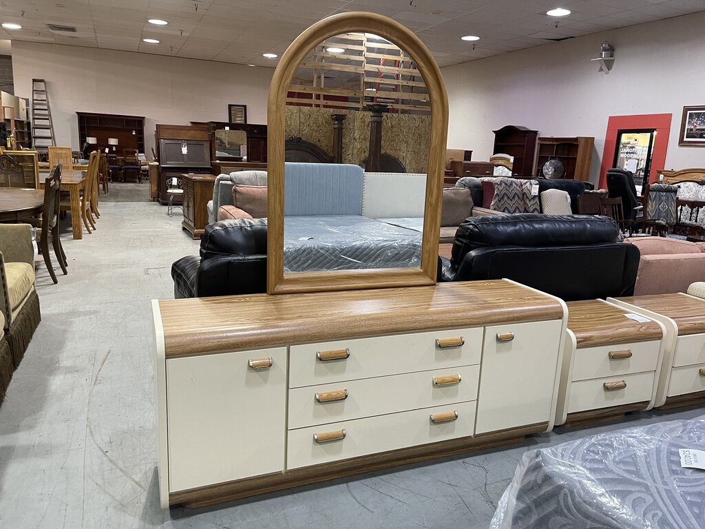 81616 - Curved Front Dresser 70x18x29