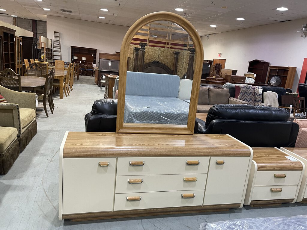 81616 - Curved Front Dresser 70x18x29