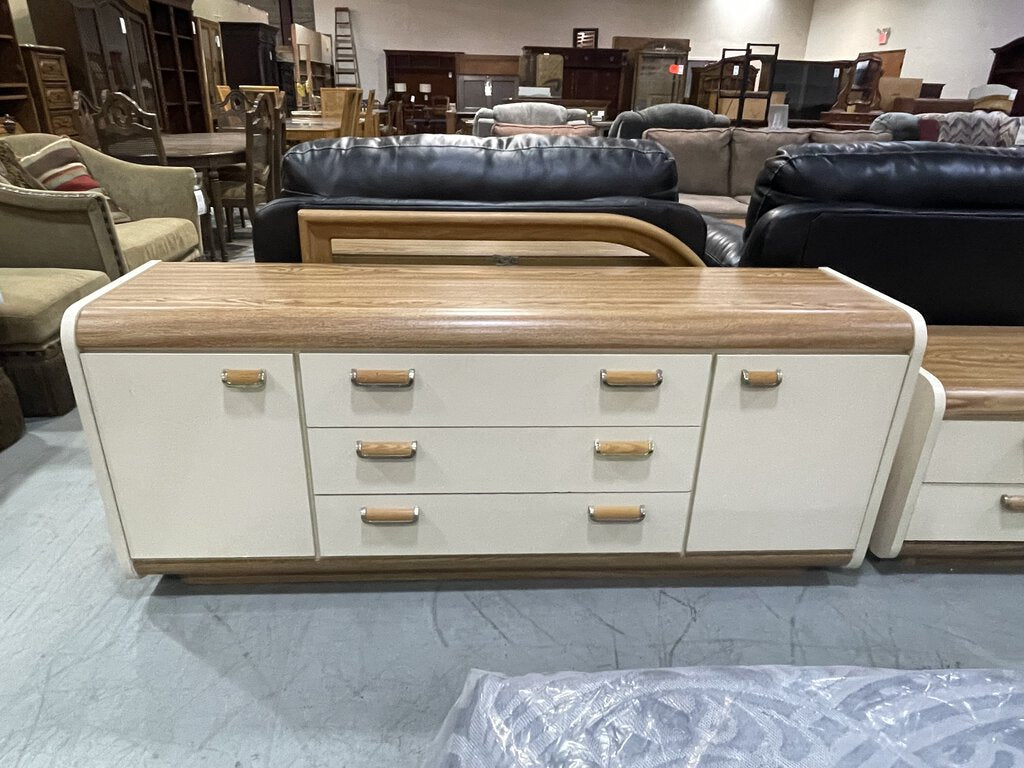 81616 - Curved Front Dresser 70x18x29