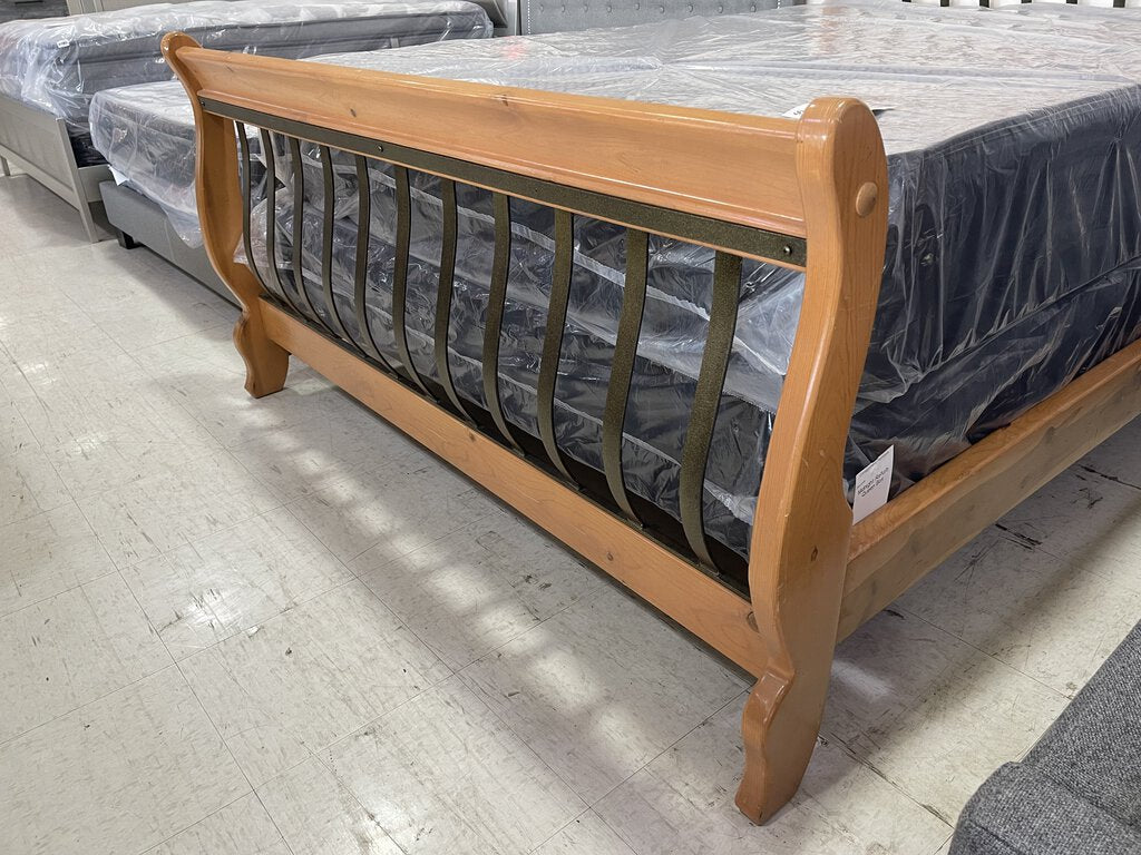 81556 (8501-08) Queen Sleigh Bed Frame 64x92x50