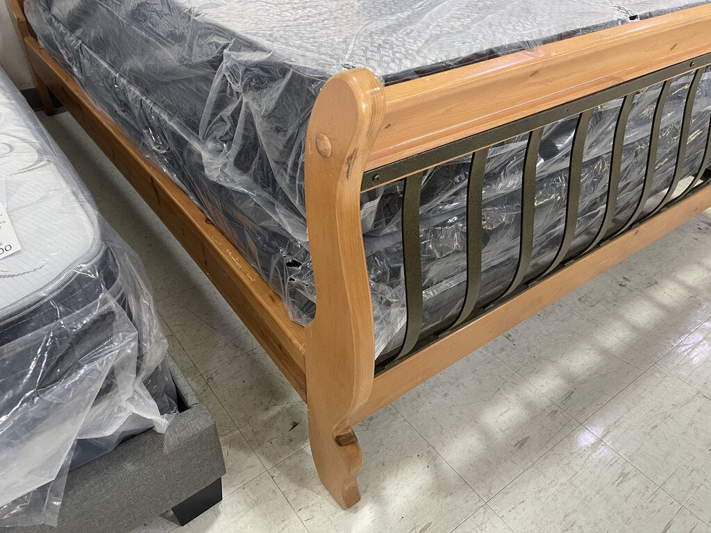 81556 (8501-08) Queen Sleigh Bed Frame 64x92x50