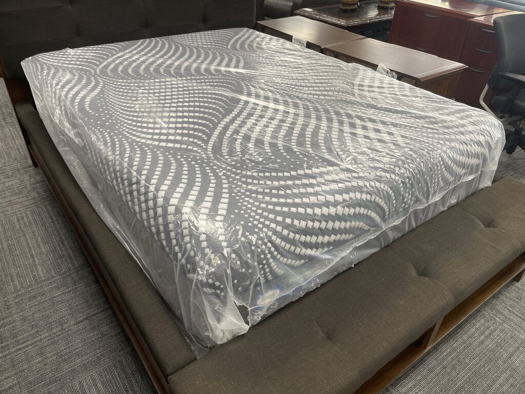 76713 - Sealy Posturepedic Plus Hybrid Mattress