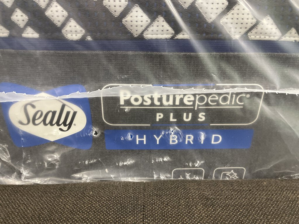 76713 - Sealy Posturepedic Plus Hybrid Mattress