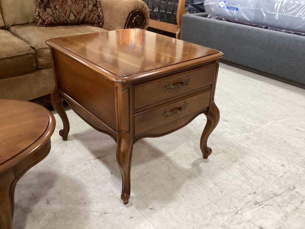 81673 - Lane End Table w/Storage Drawer 22x26x22