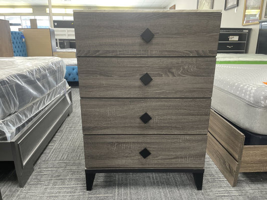 Villa NEW Four Drawer Chest 31x15x45 (149296)