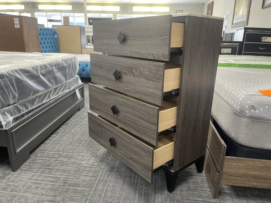 Villa NEW Four Drawer Chest 31x15x45 (149296)