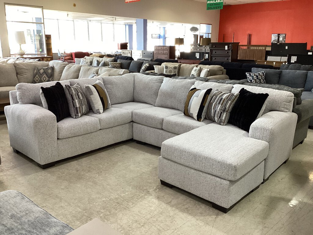 Shay Arctic NEW 2pc Sectional 115x92x37