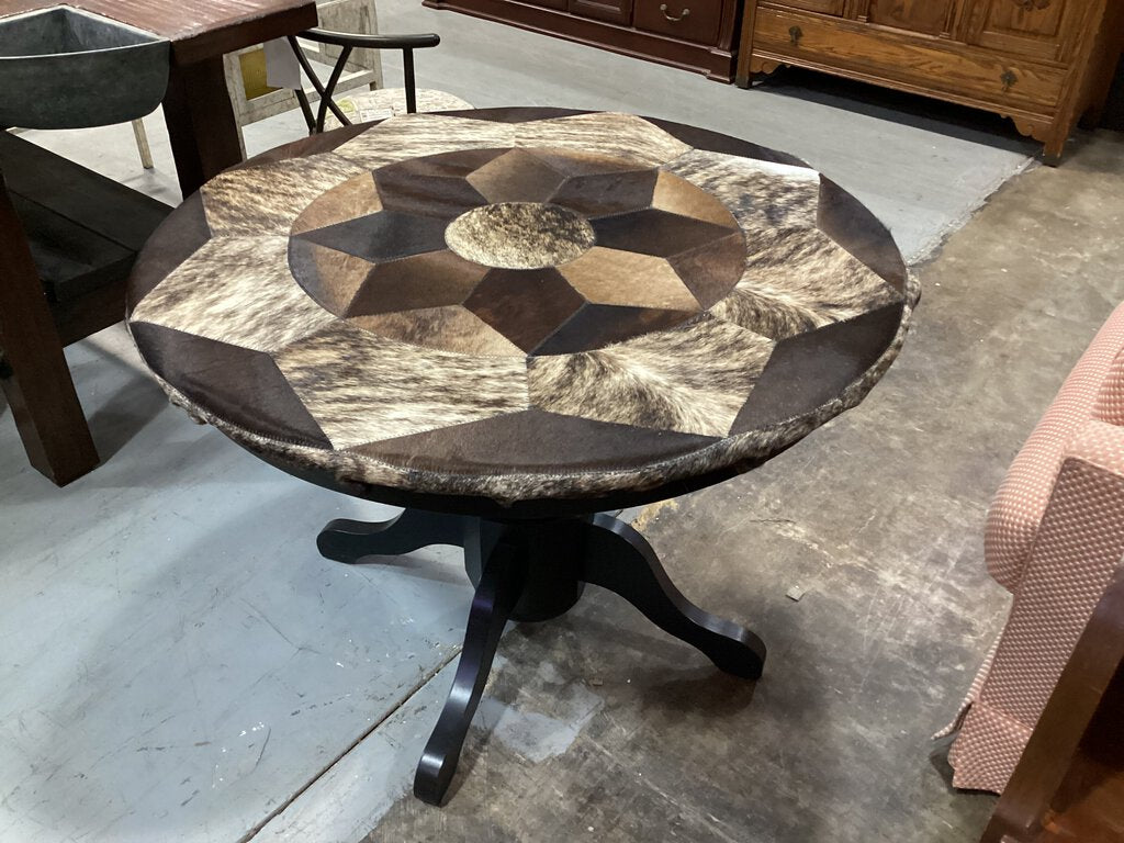 81728 - Patchwork Cowhide Top Foyer Table 42x31