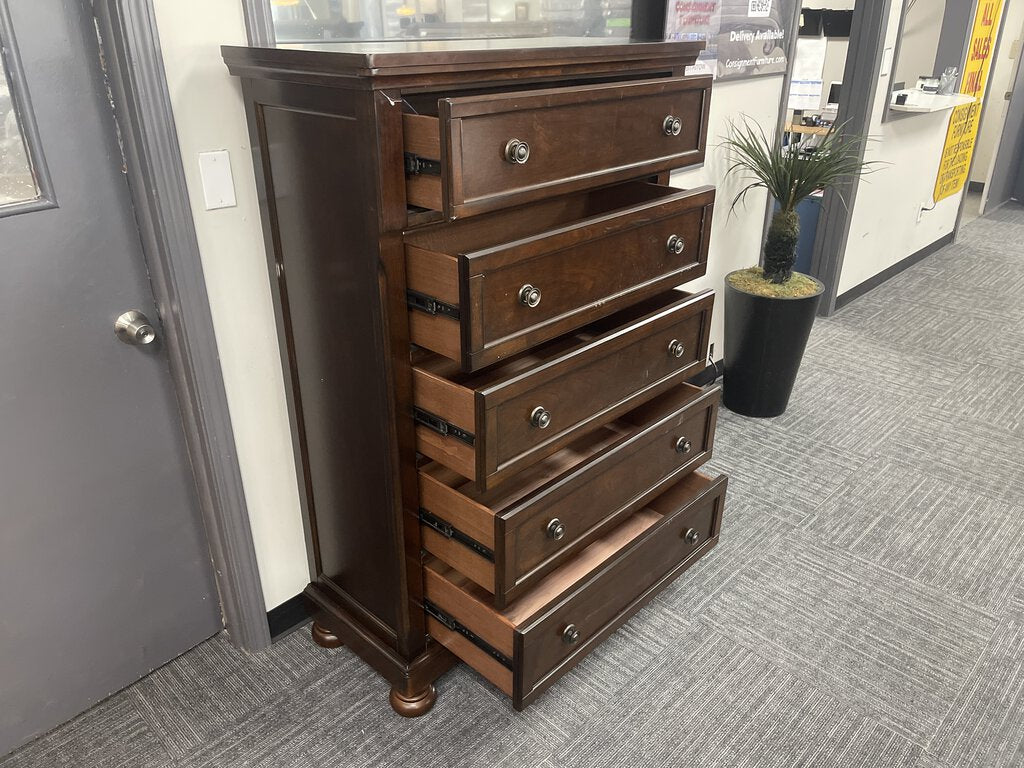 76740 - Ashley Porter Five Drawer Chest 40x19x58