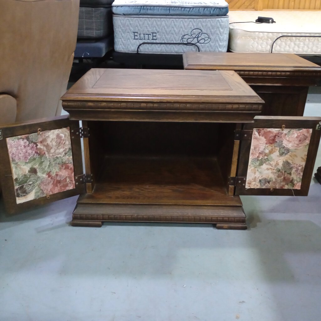 81753 - Pair Nightstands 26x18x20