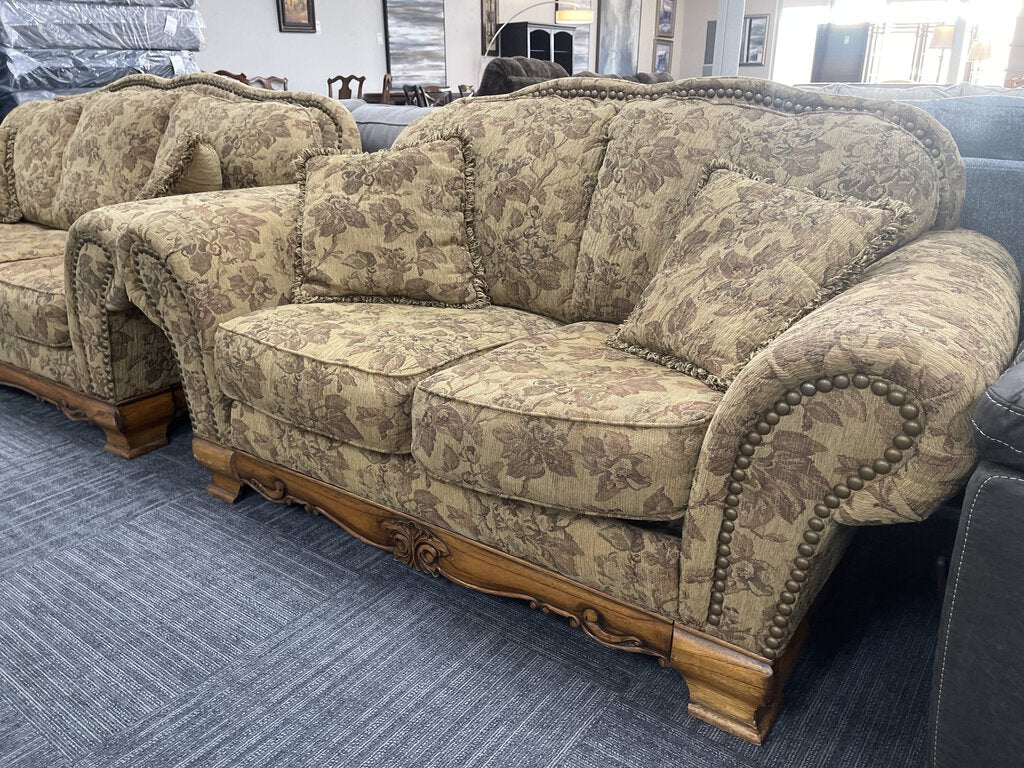 76766 - (8087-2) Ashley Wood Trim Floral Pattern Sofa & Loveseat 94/67x40x35