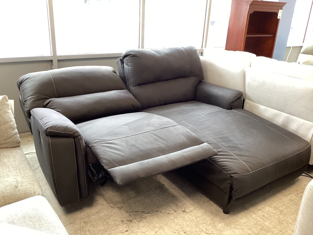 81817 - Ashley Power Motion Loveseat Chaise