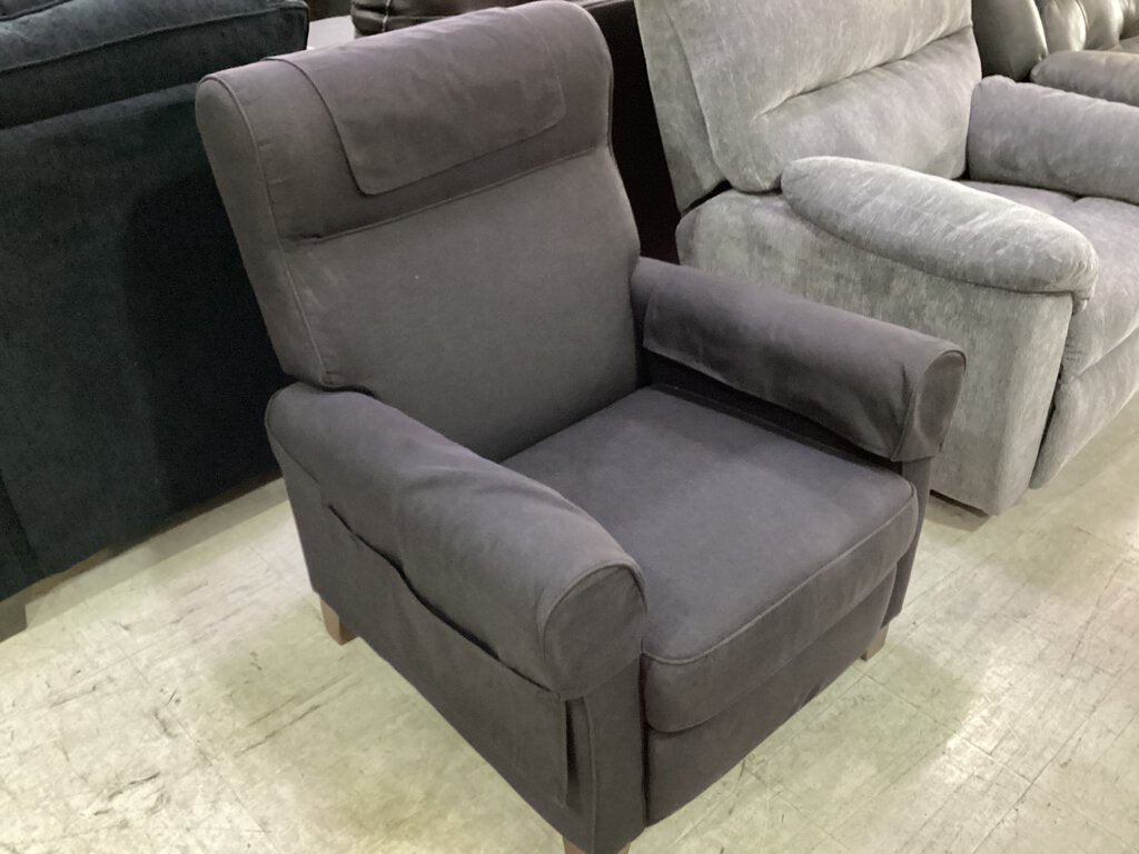 81811 - Muren Push Back Recliner 33x36x37