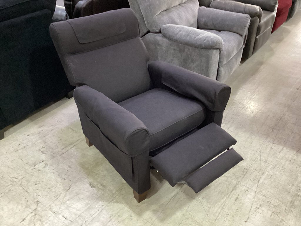 81811 - Muren Push Back Recliner 33x36x37