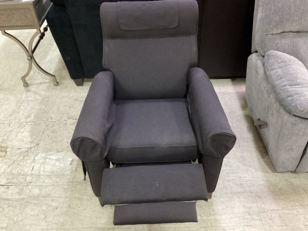 81811 - Muren Push Back Recliner 33x36x37