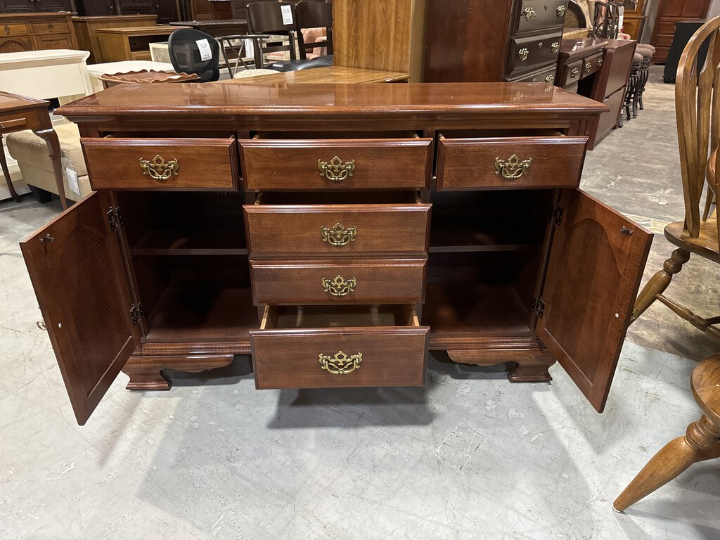 81800 - American Drew Buffet 52x16x34