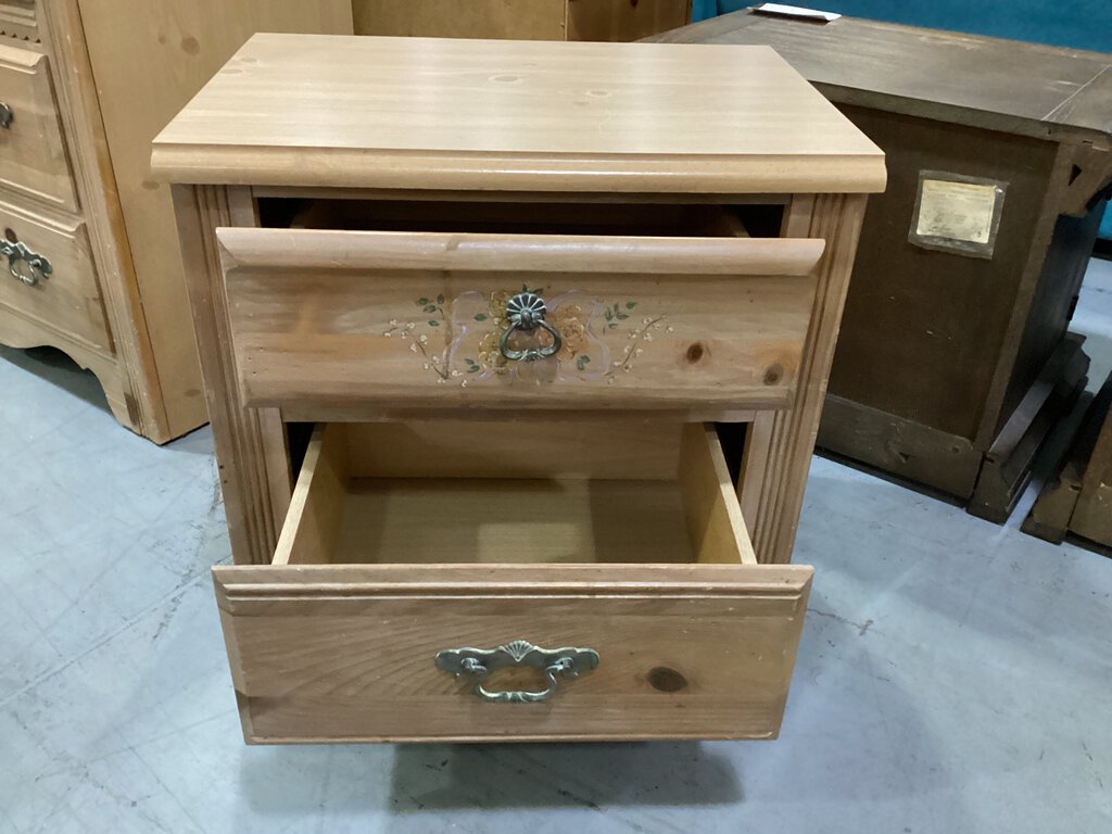 81739 - 2 Drawer Nightstand 22x16x22