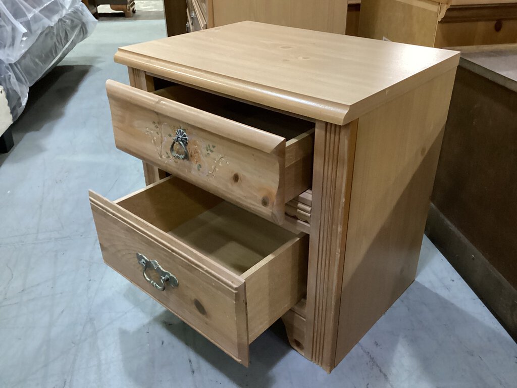 81739 - 2 Drawer Nightstand 22x16x22