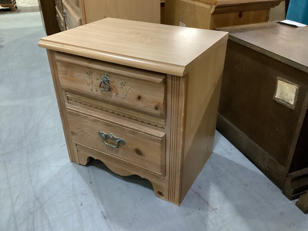 81739 - 2 Drawer Nightstand 22x16x22