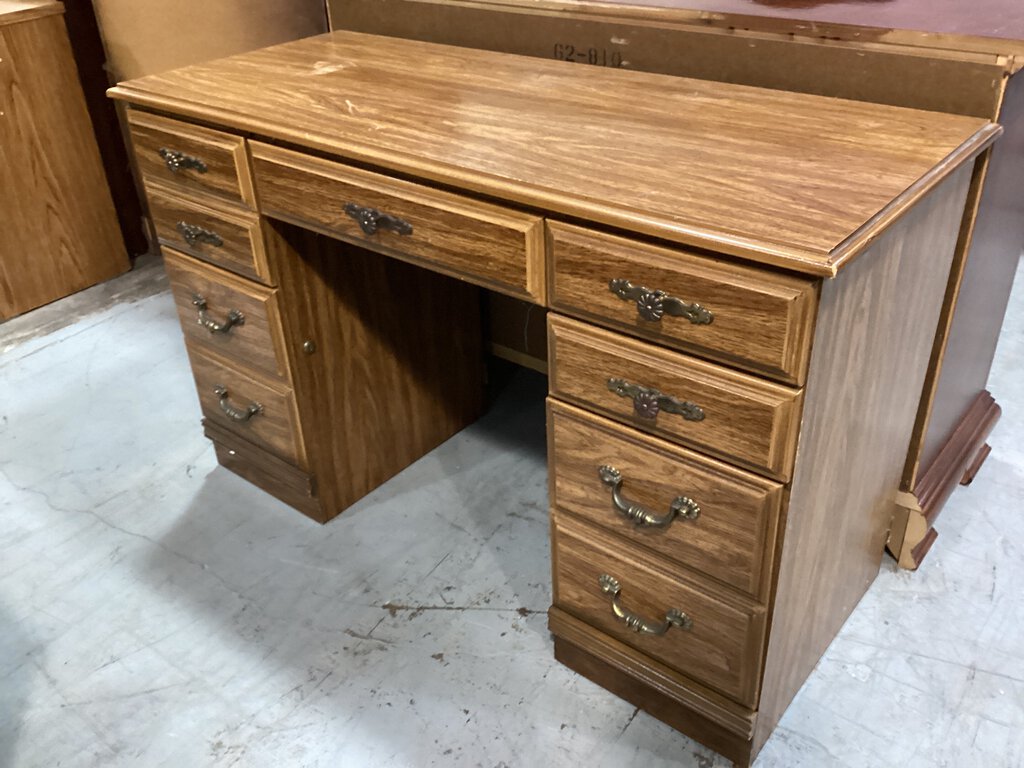 81837 - Knee Hole Desk 48x20x30