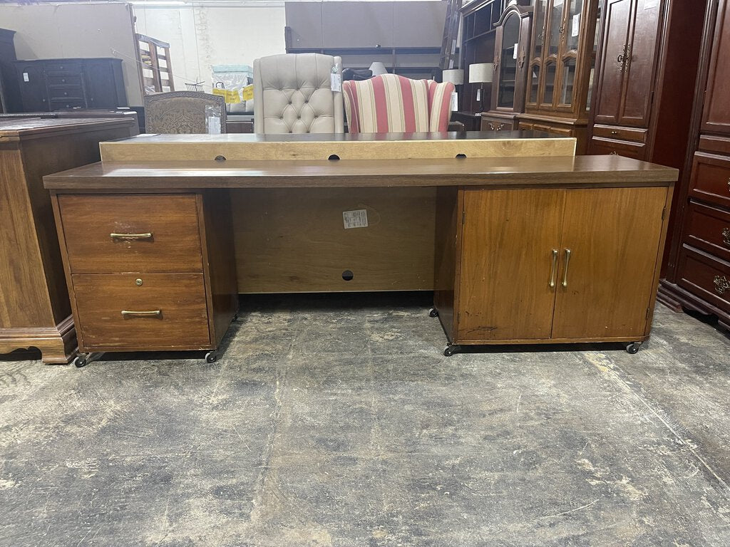 81822 - Rolling Credenza Desk 84x19x28