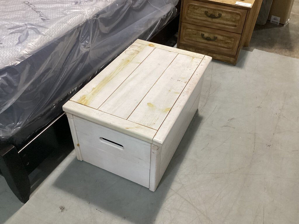 81796 - Whitewashed Toy Box Blanket Chest32x24x18