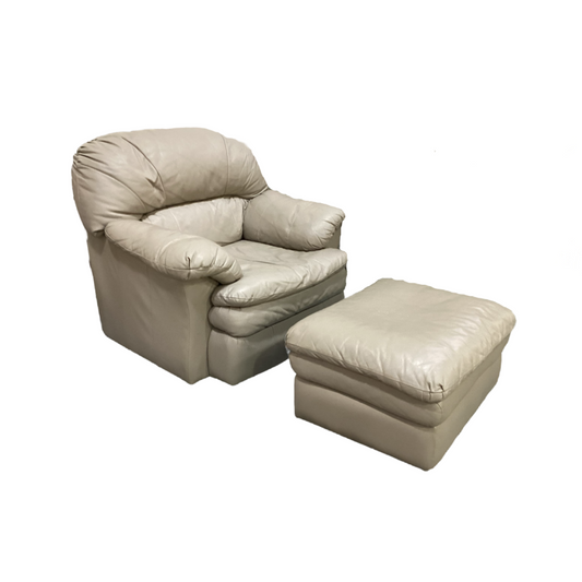 81921 - Bench Craft Leather Chair & Ottoman C: 44x33x37 O: 30x24x15