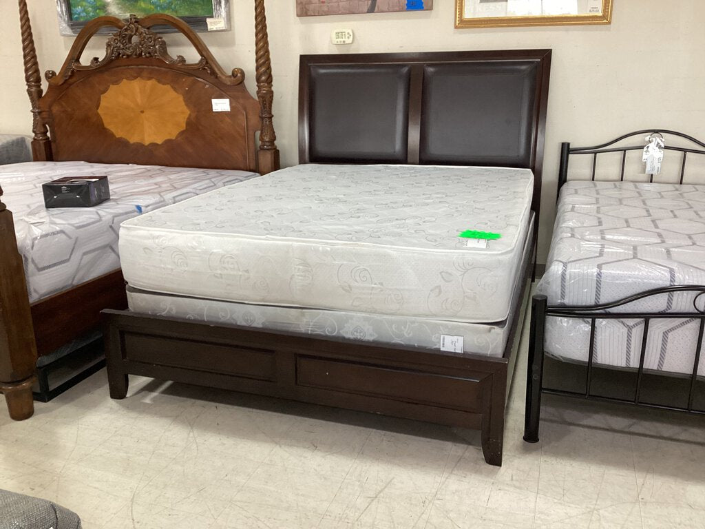 81938 - Queen Bed Frame 63x86x56