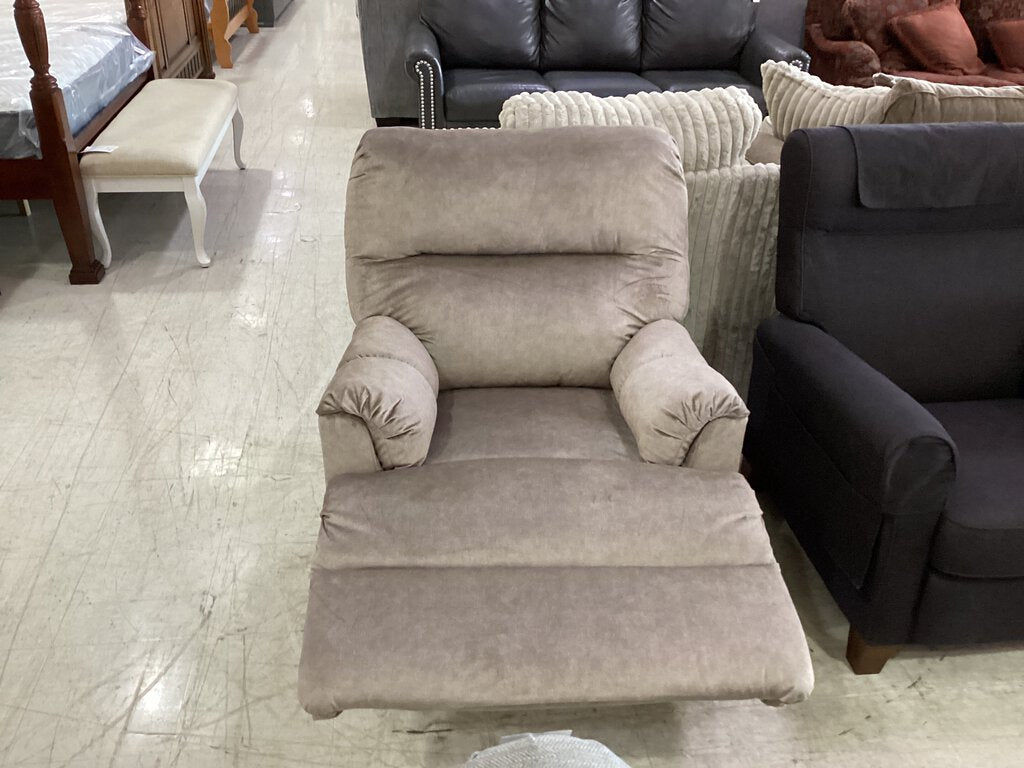 Chat Beige NEW Recliner 33x34x39 (2155-CHANG)