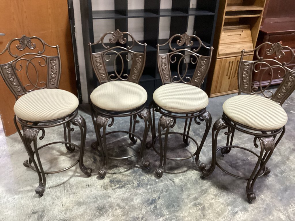 81895 - Ashley Opulence II 4pc Swivel Bar Stools 18x18x43