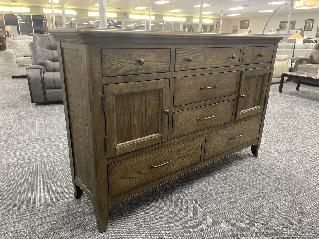 76820 - Magnussen Roxbury Seven Drawer Dresser 66x19x43