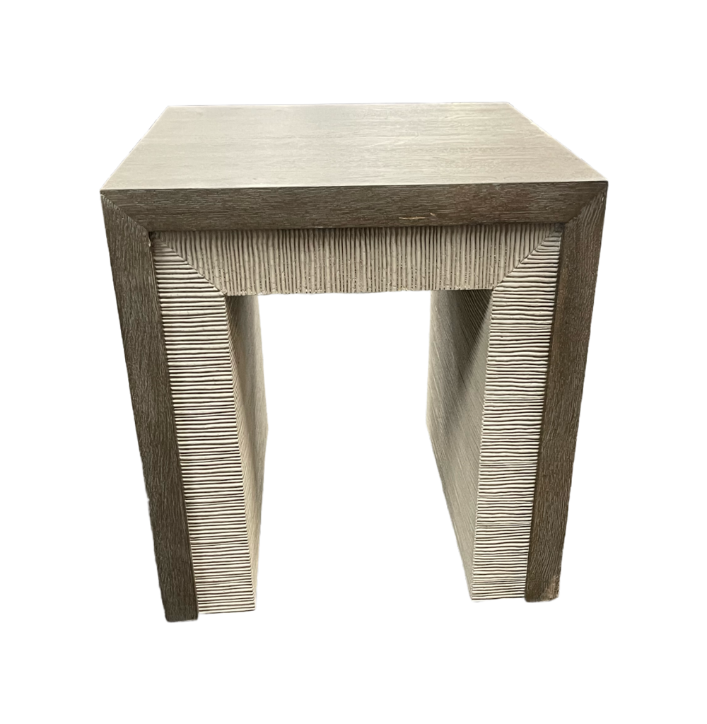 76815 - Hooker Skipper End Table 24x26x25