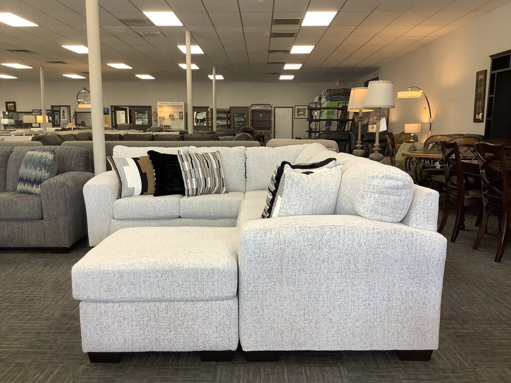 Shay Arctic NEW Sectional 93x117x39 (6951-52-55)